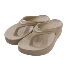 OOFOS OOmega NOMAD画像