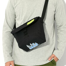 Manhattan Portage Jeremyville NYC Print Casual Extra Small Messenger Bag Black/Yellow MP1603FZPLVLJVNYC画像