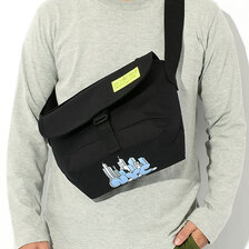 Manhattan Portage Jeremyville NYC Print Casual Small Messenger Bag Black/Yellow MP1605JRFZPLVLJVNYC画像