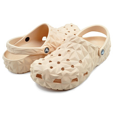 crocs CLASSIC GEOMETRIC CLOG SHITAKE 209563-2DS画像