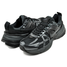 NIKE WMNS V2K RUN black/dk smoke grey-anthracite FD0736-001画像