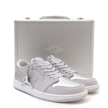 NIKE AIR JORDAN 1 RETRO LOW OG NEUTRAL GREY/METALLIC SILVER HM0365-002画像