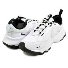 NIKE WMNS TC 7900 white/photon dust-black-wht DR7851-100画像