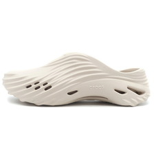 crocs ECHO WAVE ALMOND TINT 210521-0LL画像