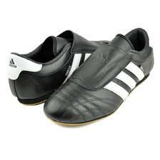 adidas TAEKWONDO W CBLACK/FTWWHT/GUM3 JQ4775画像