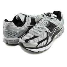 NIKE ZOOM VOMERO 5 metallic silver/blk FJ4151-004画像