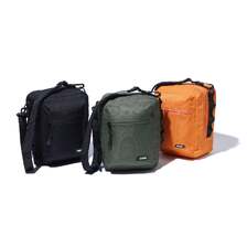 X-LARGE SQUARE SHOULDER BAG 101253053001画像