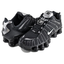 NIKE WMNS SHOX TL off noir/metallic silver IB7704-001画像