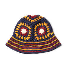 NEW ERA クロシェ ニットバケット ネイビー/イエロー/クローム/レッド 14667696画像