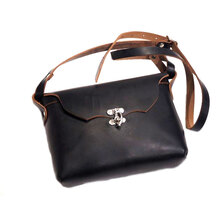 Fernand Leather Horizonal Latch Pouch画像