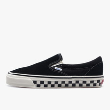VANS PREMIUM CLASSIC SLIP-ON 98 CHECKERBOARD SIDEWALL BLACK/MARSHMALLOW VN000E96BPQ画像