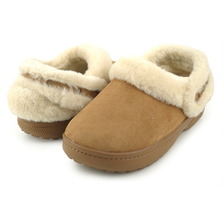 crocs CL UNFURGTBLE VEGAN SUEDE CLOG SEPIA 212106-2EY画像