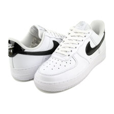 NIKE WMNS AIR FORCE 1 07 SE STREET 2 wht/blk-metallic silver IV5102-101画像