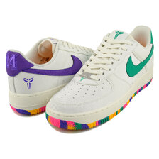 NIKE KOBE AIR FORCE 1 LOW sail/hyper purple IB0018-104画像