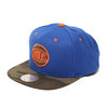 Mitchell & Ness BASE SNAPBACK (New York Knicks) ROYAL CAMO画像
