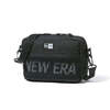 NEW ERA ショルダーポーチ ラージ 2L プリントロゴ ブラック &times; ホワイト 14521315画像