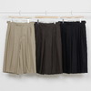 marka TWO TUCK CROPPED TROUSERS ORGANIC COTTON GABARDINE M26B15PT02E画像